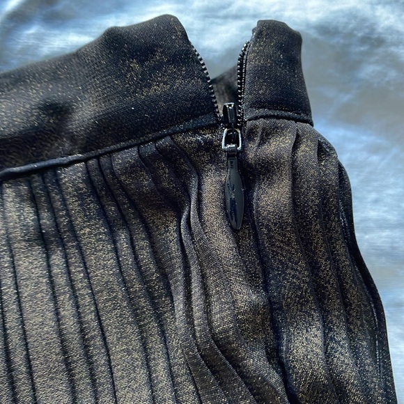 Shimmer accordion skirt - Picture 4 of 5